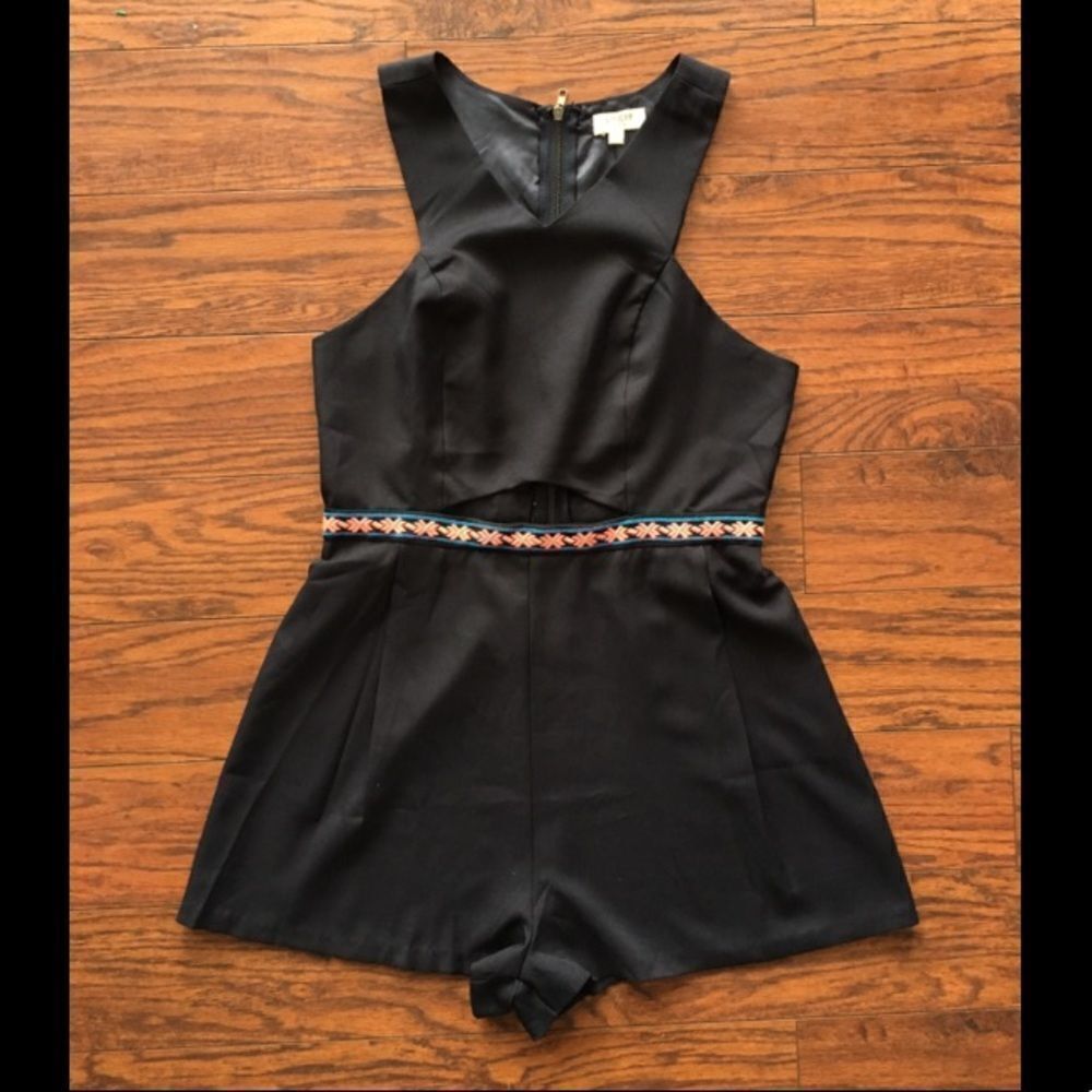 Umgee peek a boo high waist shorts romper. L